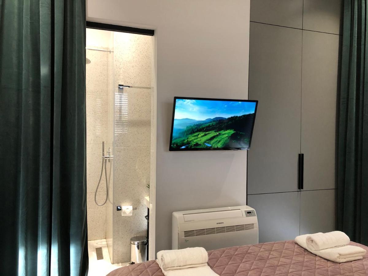 Urban Deluxe Apartment *