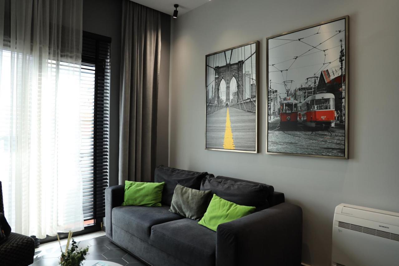 Urban Deluxe Apartment *