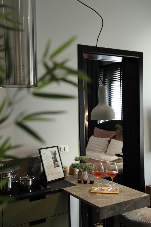 Urban Deluxe Apartment *
